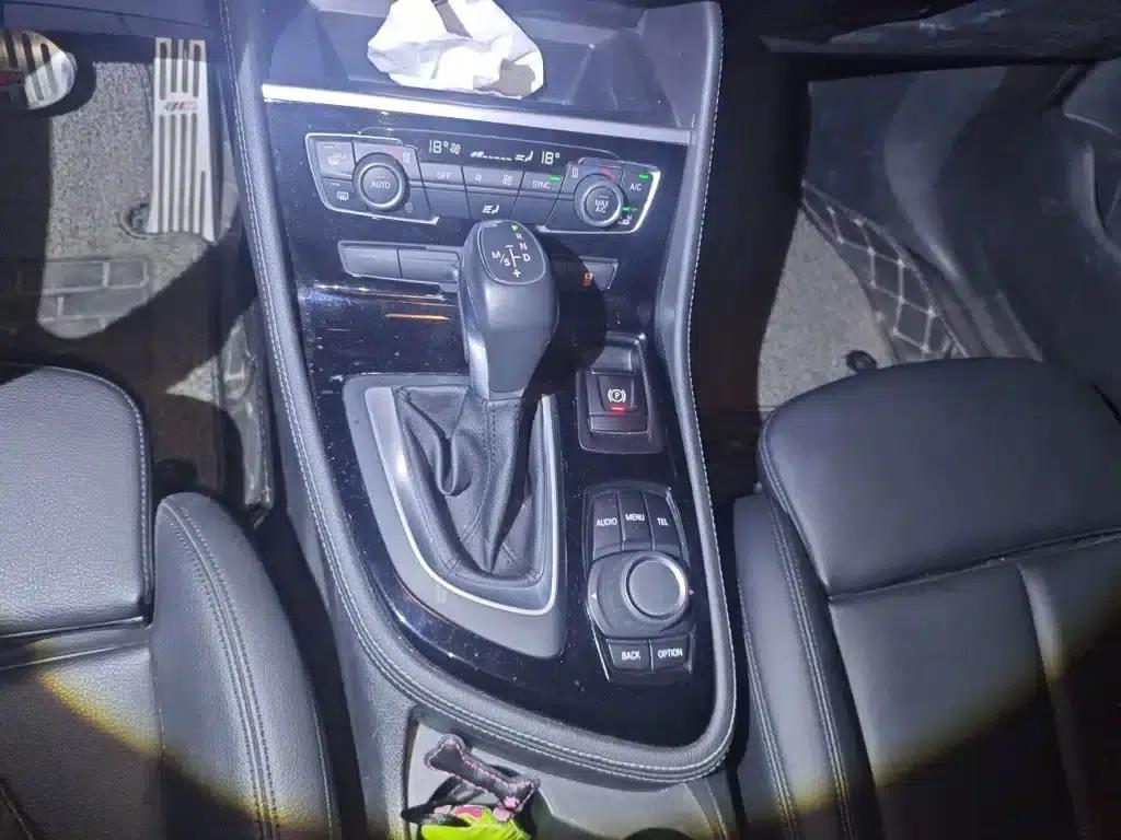 2016 BMW 2 Series Gran Tourer 218i Sport Design Package — миниатюра 11