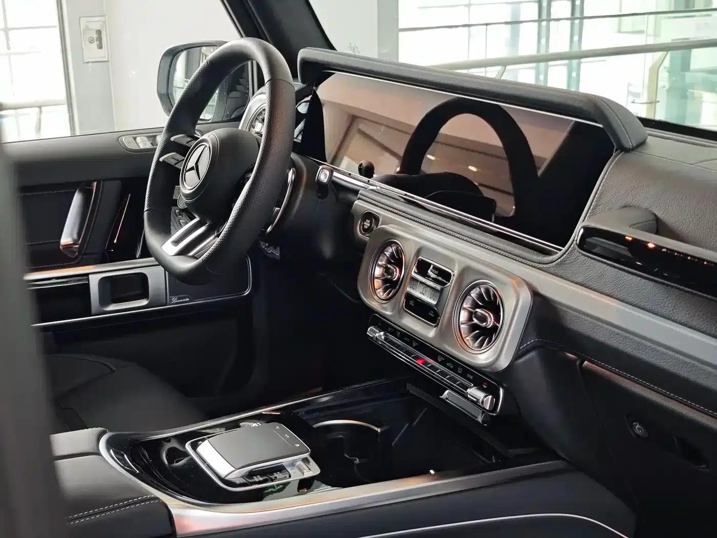 2025 Mercedes-Benz G-Class AMG 63 — миниатюра 9