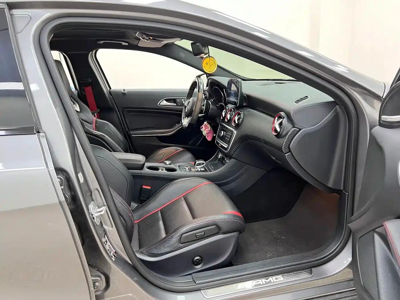 2016 Mercedes-Benz A-Class AMG (Imported) AMG A 45 4MATIC — миниатюра 32
