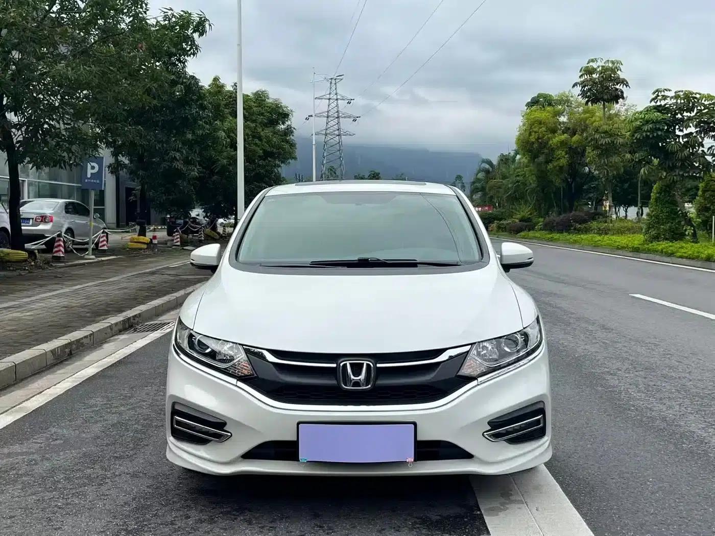 Jade 2017 1.8L Automatic Comfort Edition 5-seater — миниатюра 2