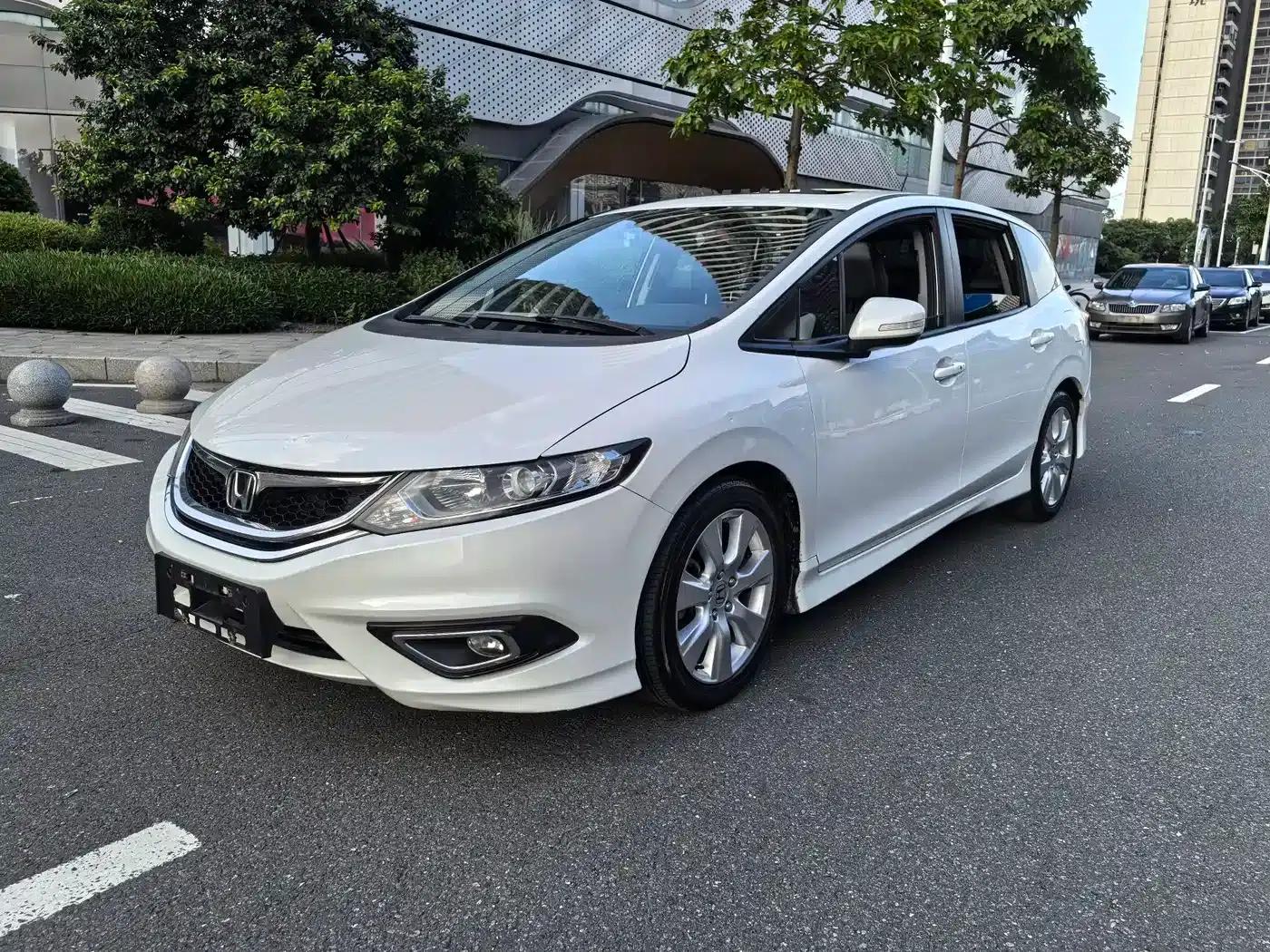 Jade 2016 1.8L Automatic Comfort Elite Edition 5-seater — миниатюра 1