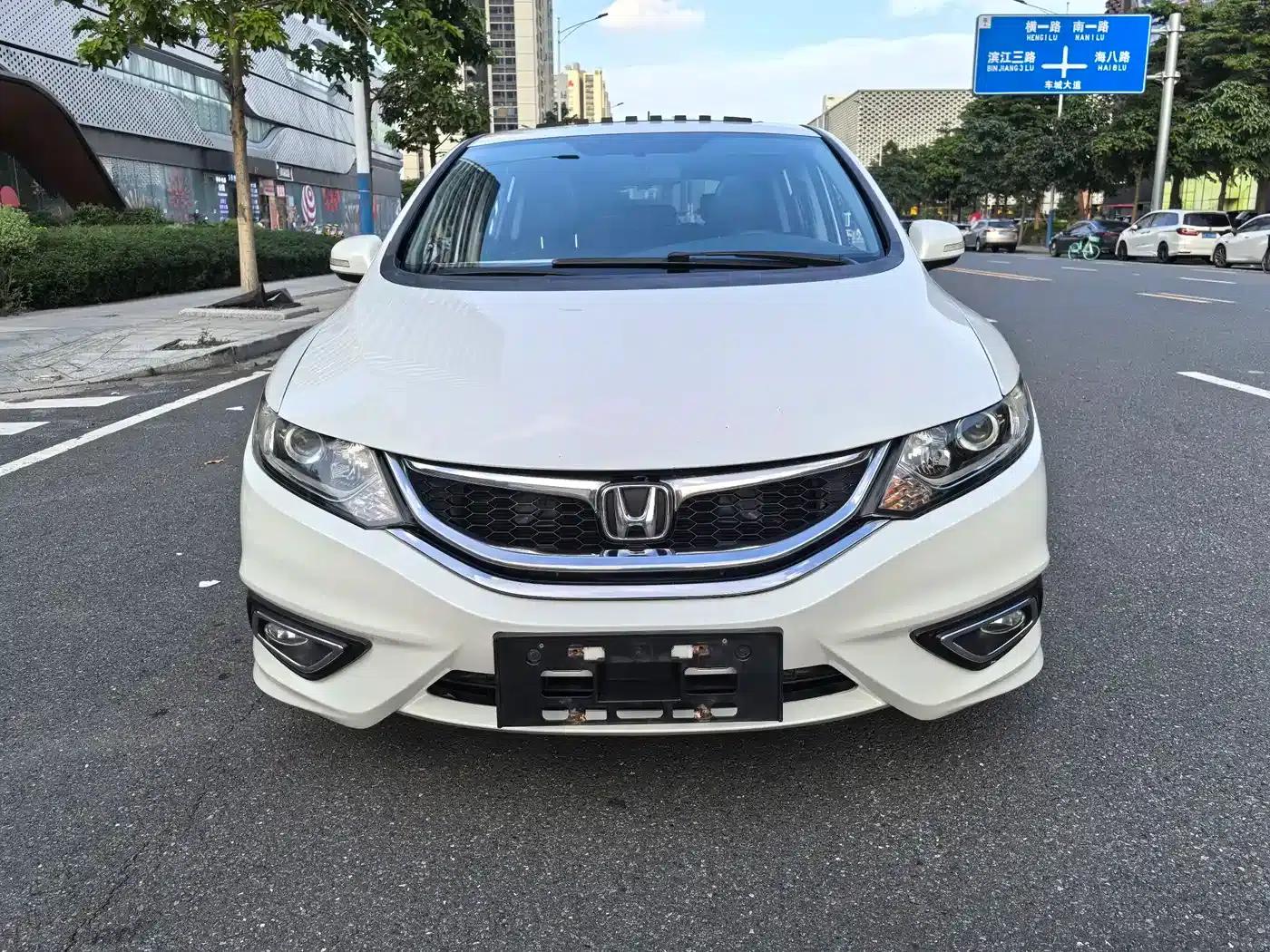 Jade 2016 1.8L Automatic Comfort Elite Edition 5-seater — миниатюра 2