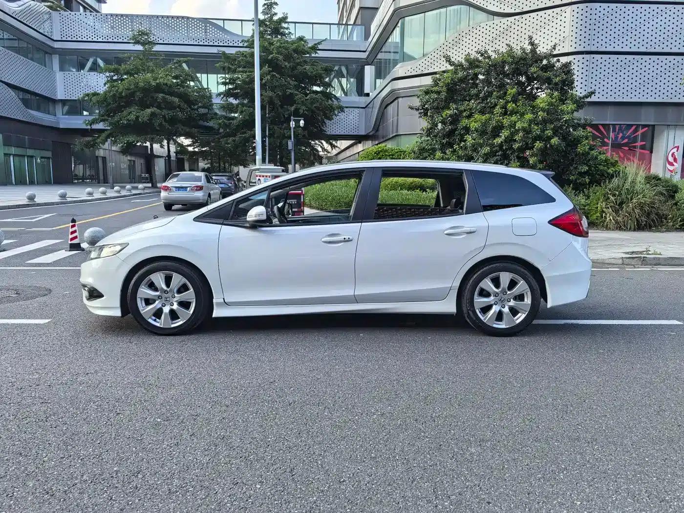 Jade 2016 1.8L Automatic Comfort Elite Edition 5-seater — миниатюра 4