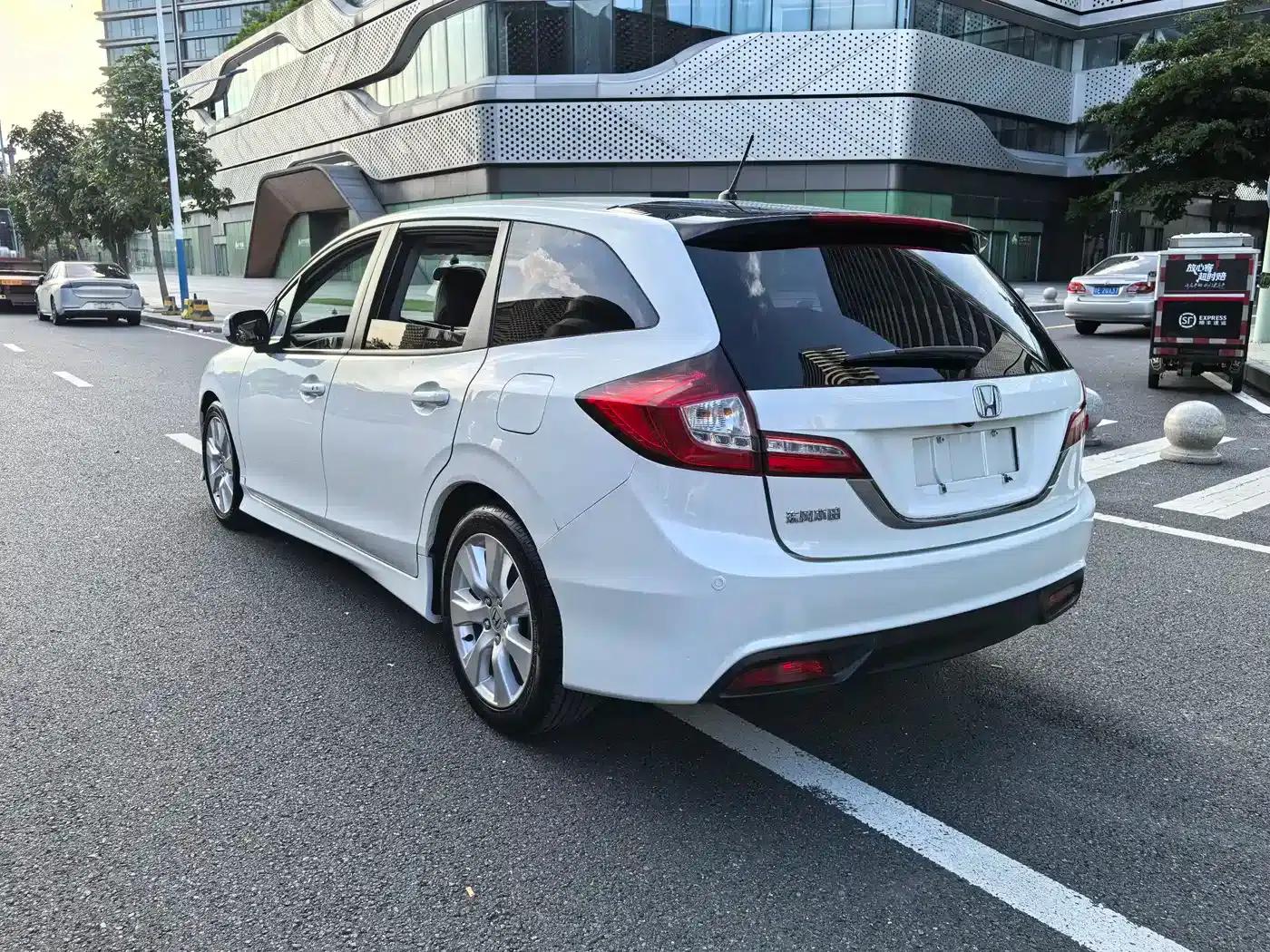 Jade 2016 1.8L Automatic Comfort Elite Edition 5-seater — миниатюра 7