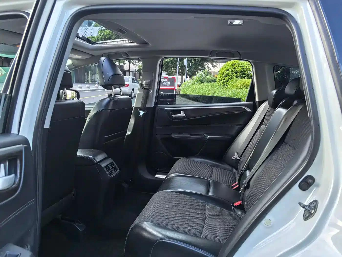 Jade 2016 1.8L Automatic Comfort Elite Edition 5-seater — миниатюра 9
