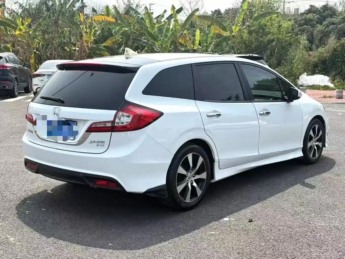 Jade 2014 1.8L CVT Luxury Premium Edition 5-seater — миниатюра 9