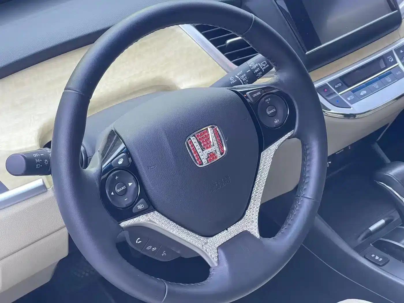 Jade 2013 1.8L CVT Luxury Edition 5-seater — миниатюра 15