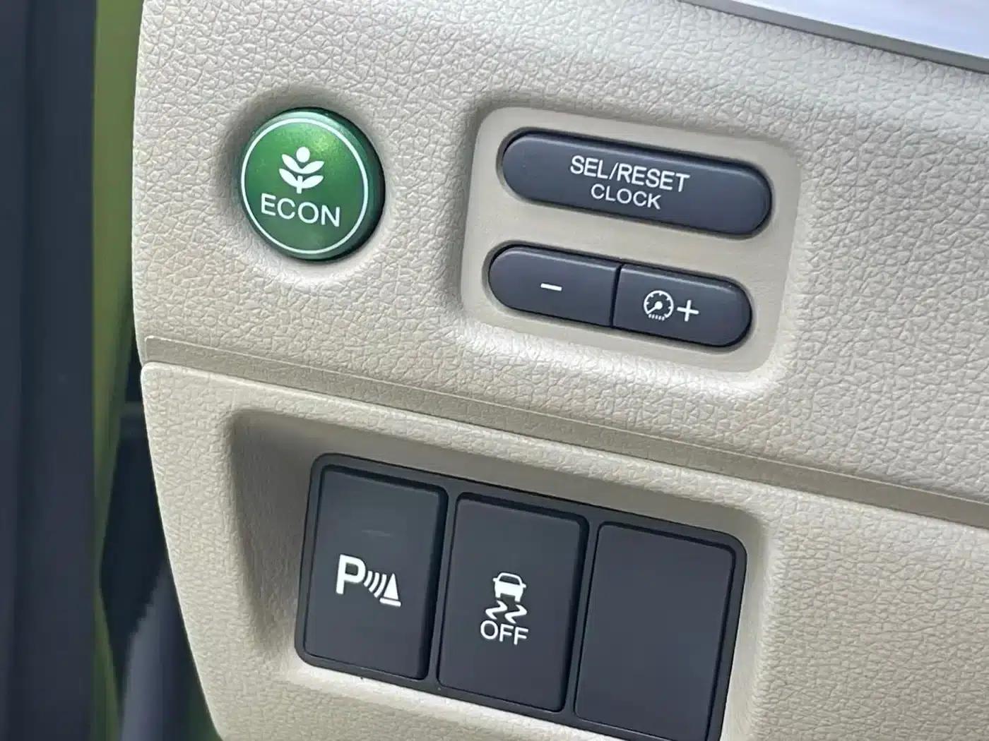 Jade 2013 1.8L CVT Luxury Edition 5-seater — миниатюра 18