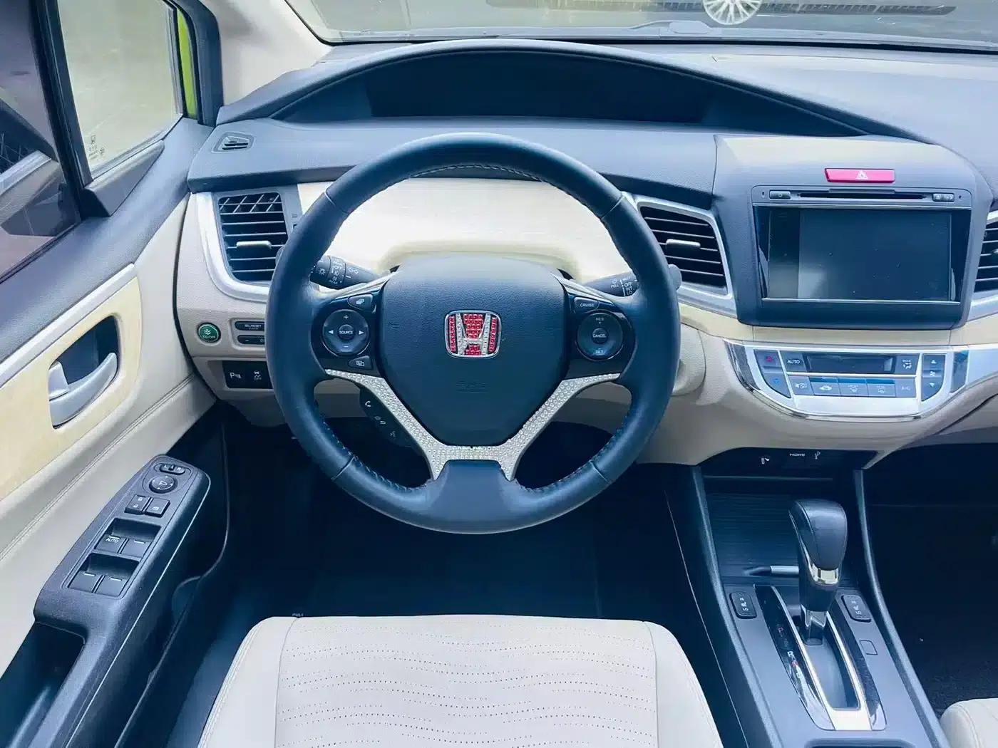 Jade 2013 1.8L CVT Luxury Edition 5-seater — миниатюра 8