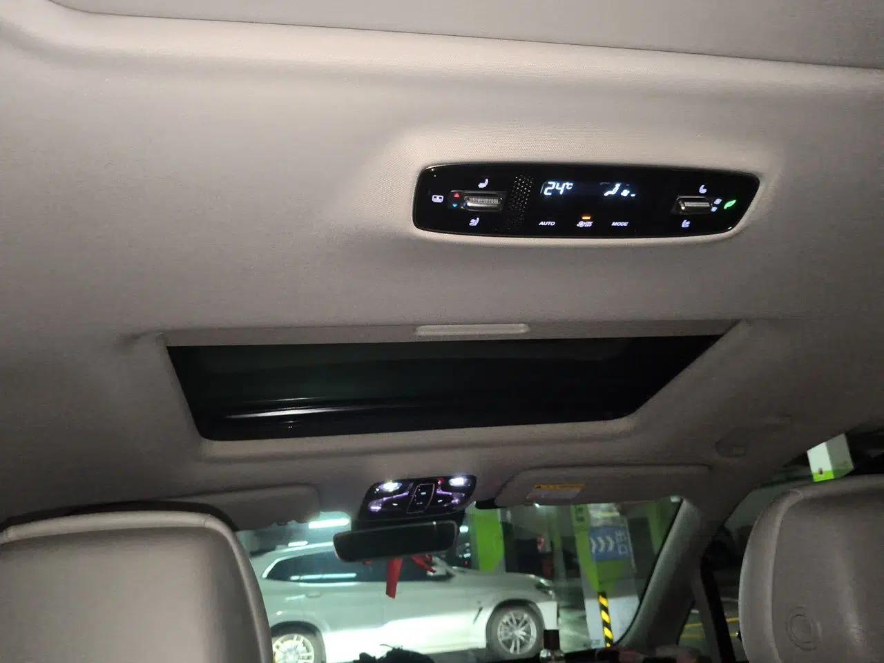 Roewe iMAX8 2021 400TGI Supreme Series Prestige Edition — миниатюра 18
