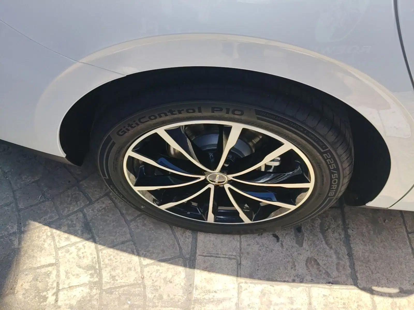 Roewe D7 2025 DMH 125km World Champion Excellence Edition — миниатюра 11