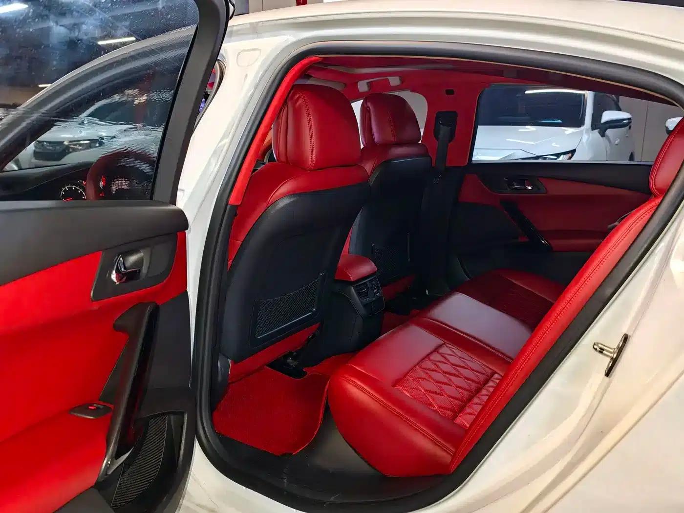 Peugeot 508 2013 2.0L 2nd Anniversary Edition with Automatic Sunroof Classic Version — миниатюра 6