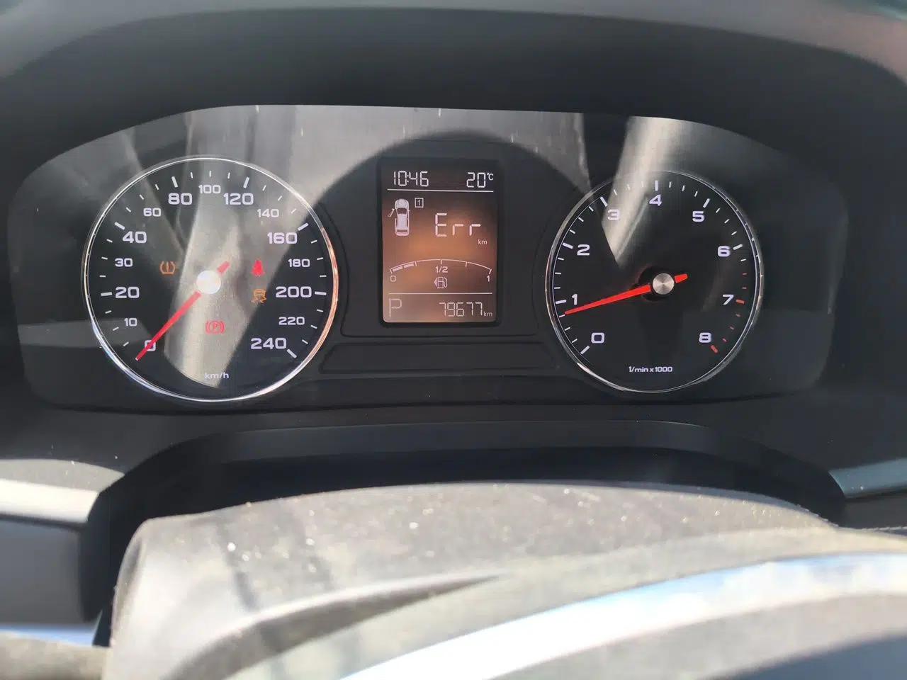 Roewe i6 2018 20T Automatic Internet Smart Edition — миниатюра 12
