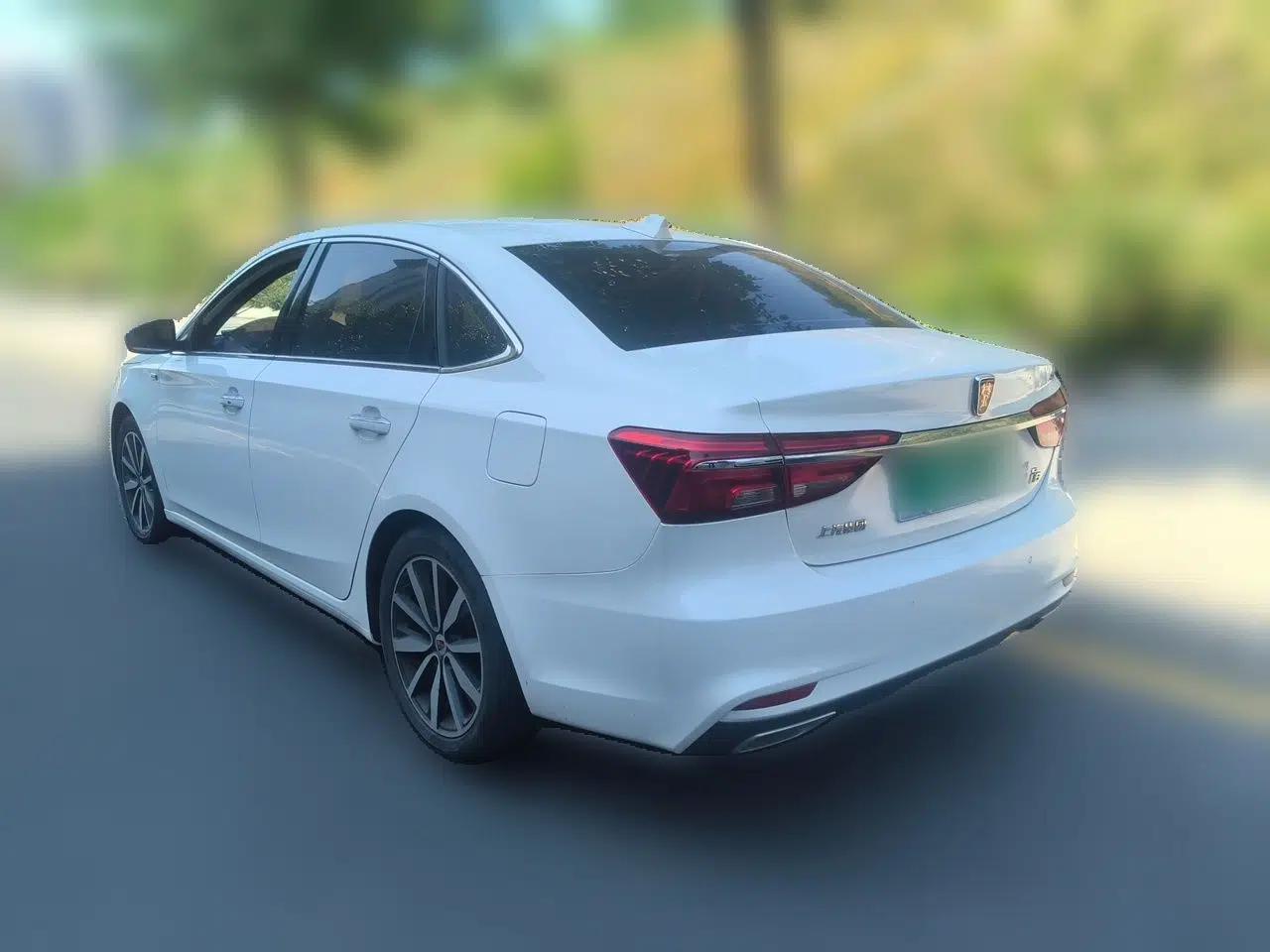 Roewe i6 2018 20T Automatic Internet Smart Edition — миниатюра 4