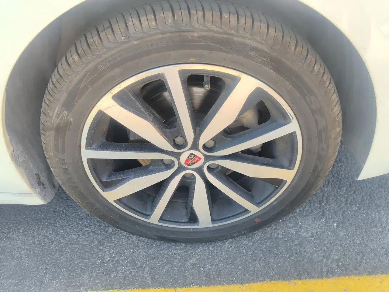 Roewe i6 2018 20T Automatic Internet Smart Edition — миниатюра 8