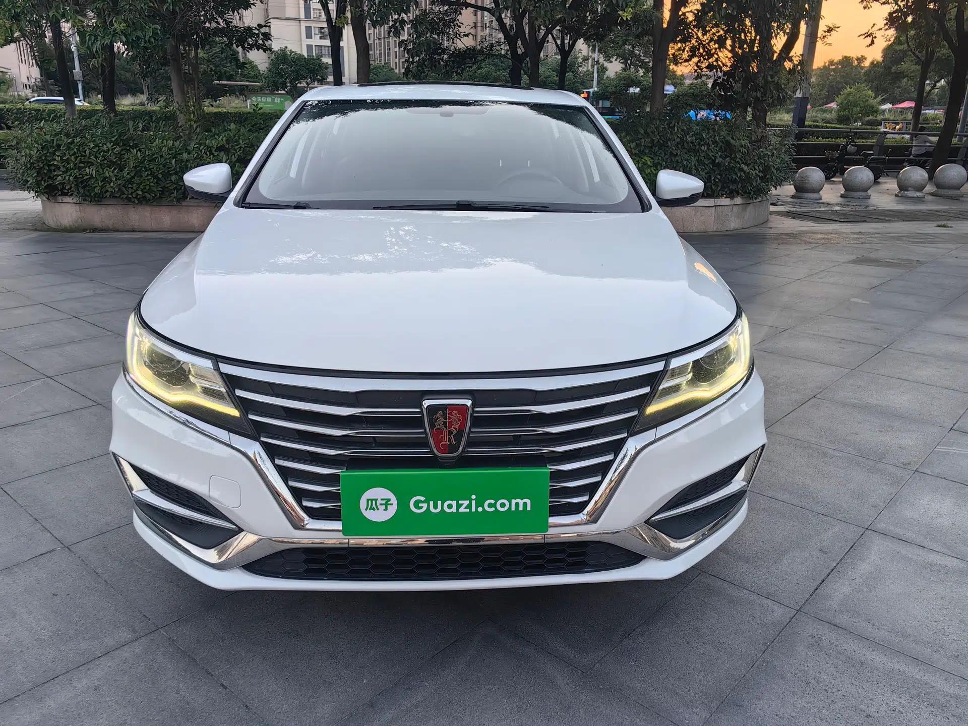 Roewe i6 2019 PLUS 1.6L CVT 4G Connected Flagship Deluxe Edition — миниатюра 2