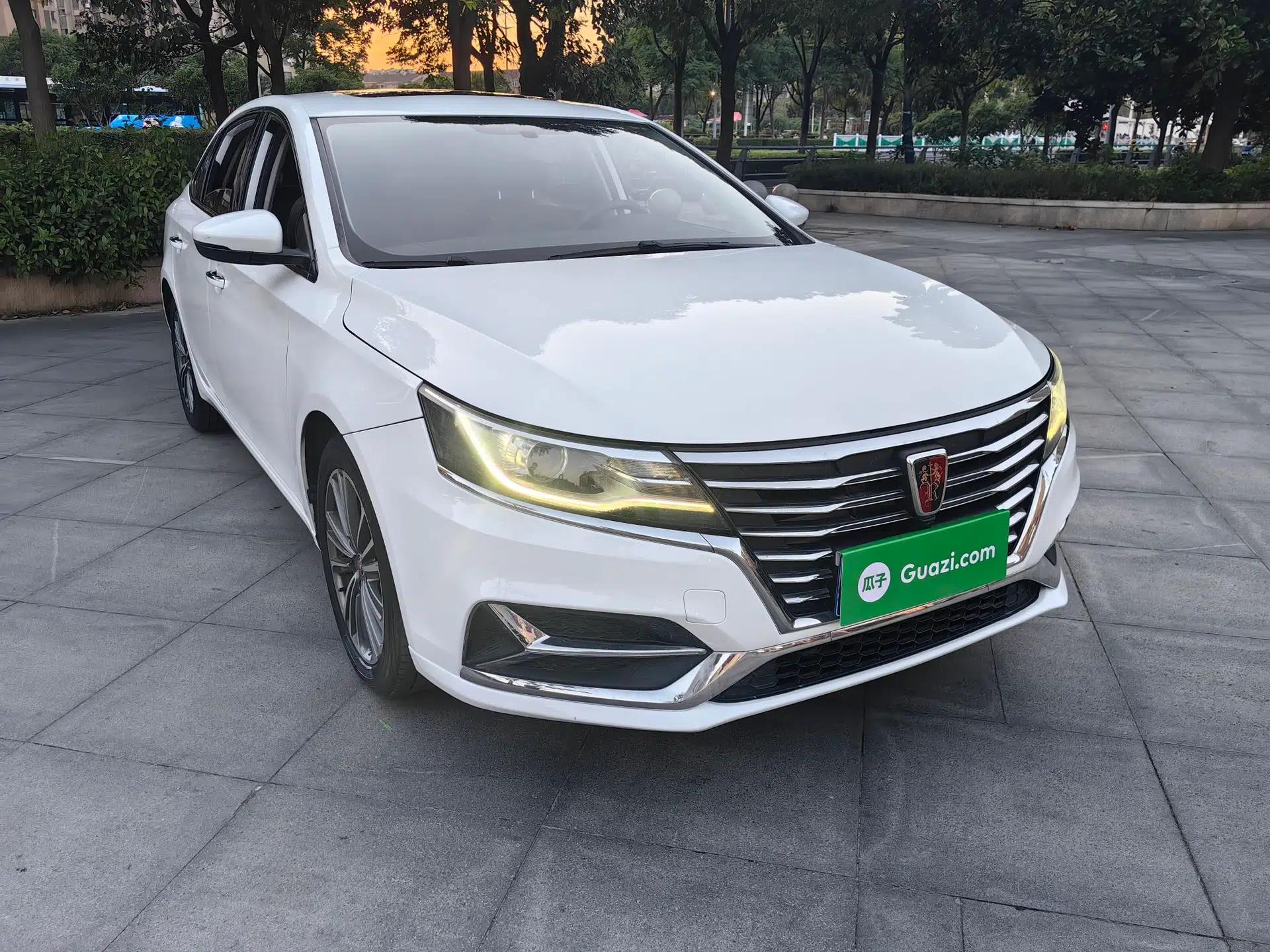 Roewe i6 2019 PLUS 1.6L CVT 4G Connected Flagship Deluxe Edition — миниатюра 3