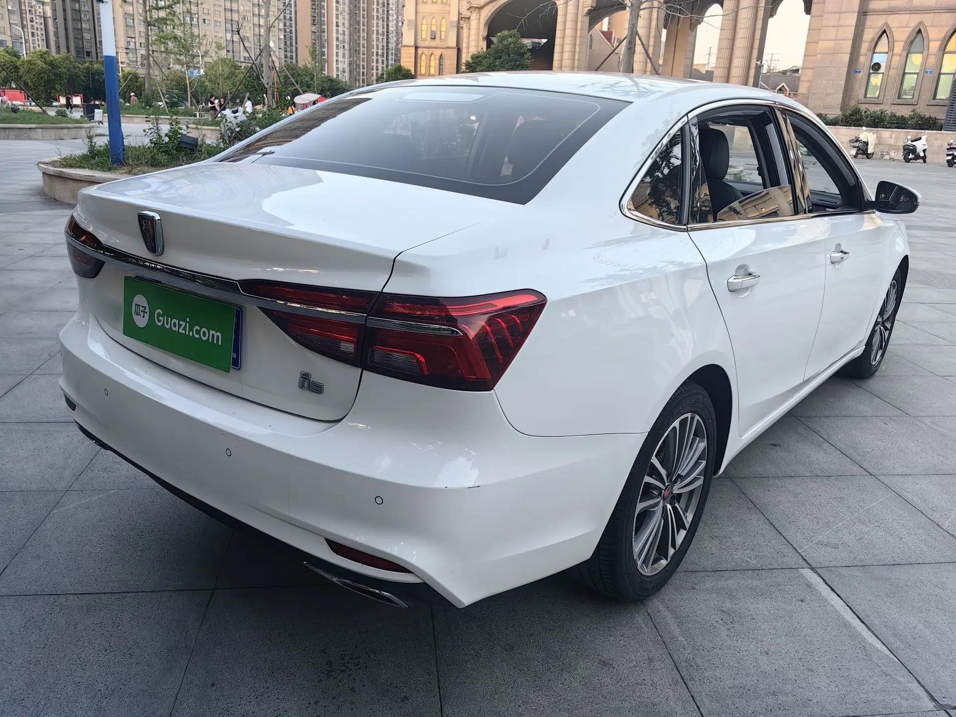 Roewe i6 2019 PLUS 1.6L CVT 4G Connected Flagship Deluxe Edition — миниатюра 5