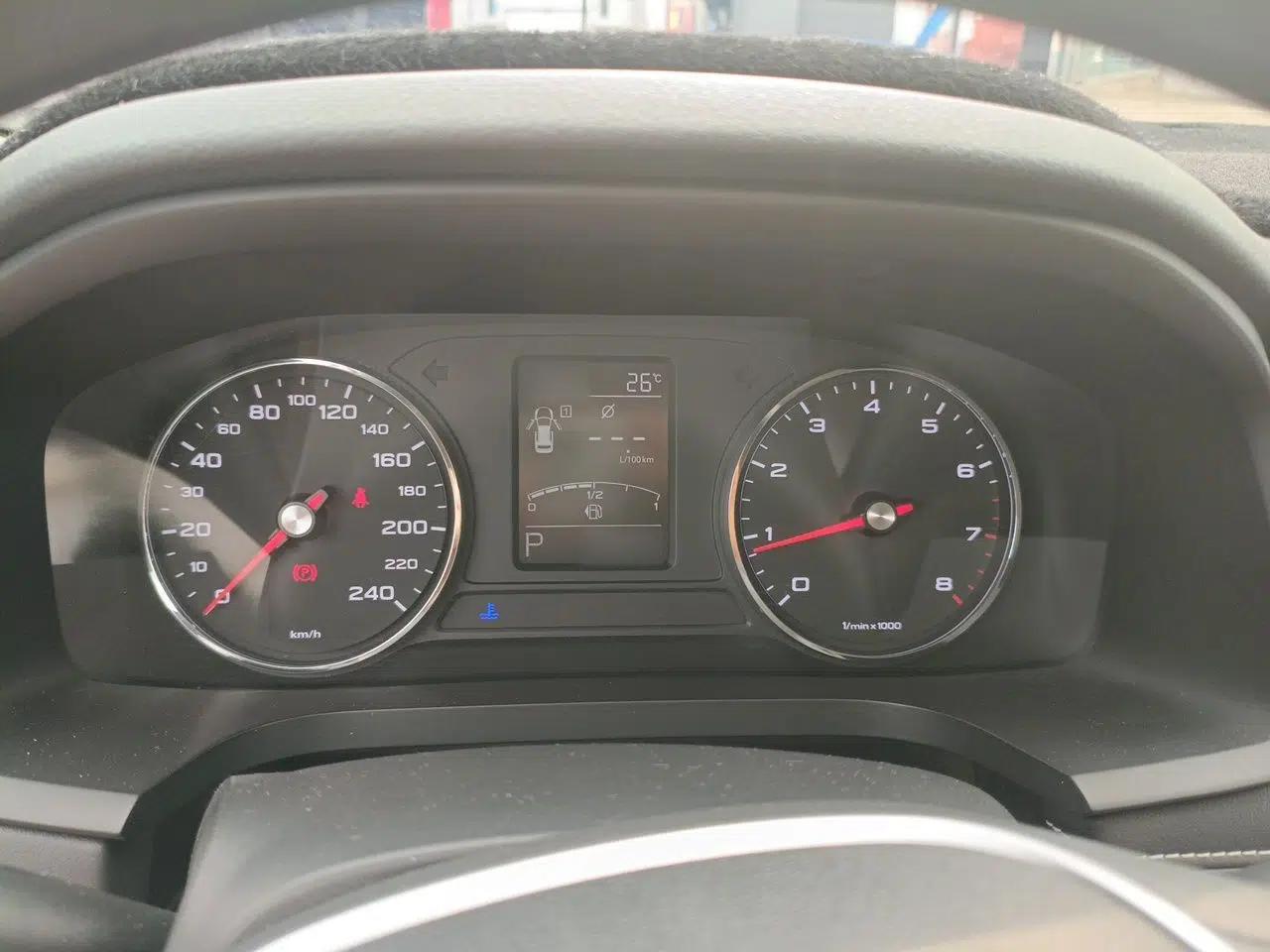 Roewe i6 2019 PLUS 1.6L CVT 4G Connected Flagship Deluxe Edition — миниатюра 10