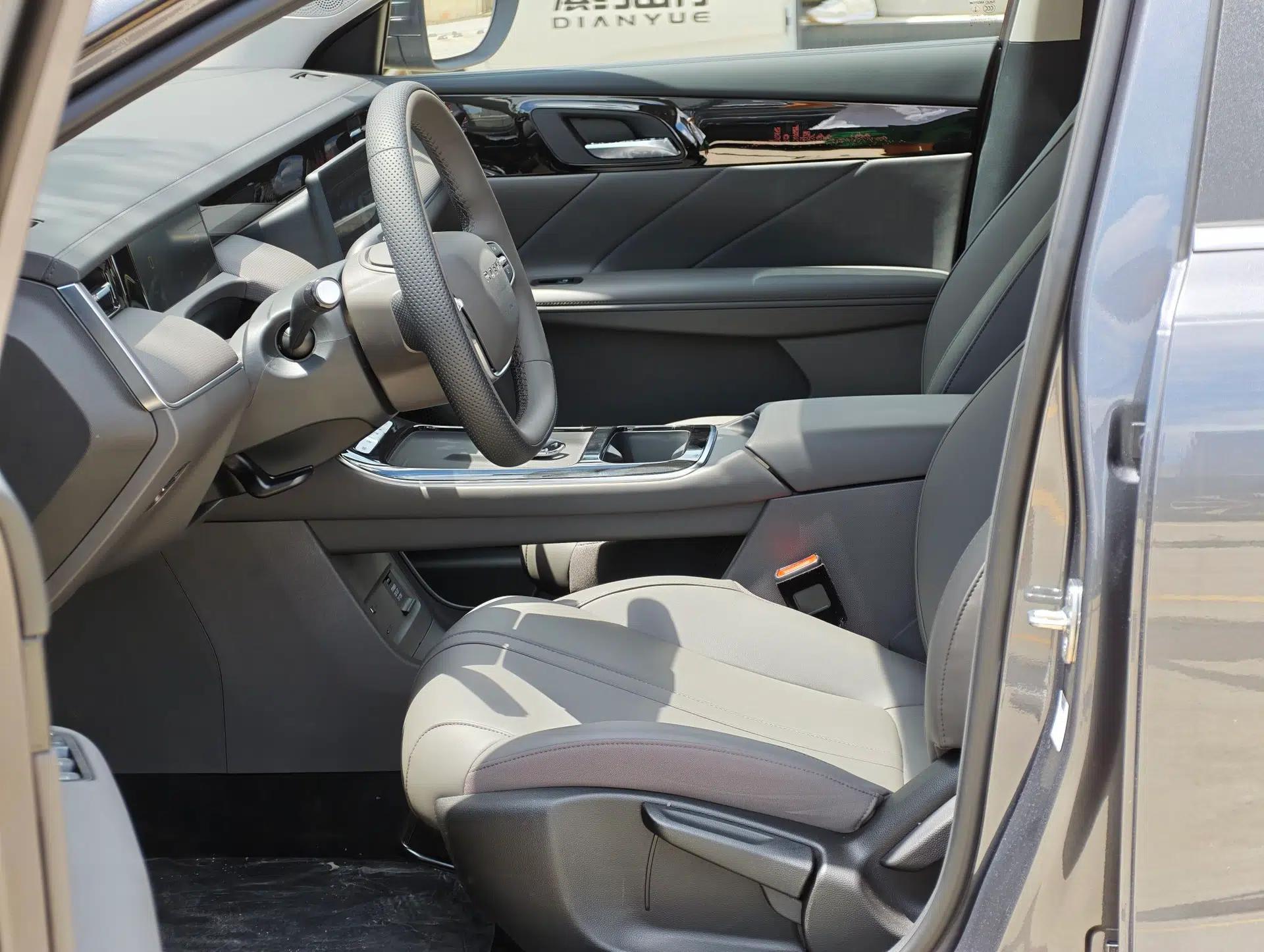 Roewe i6 2026 Model 1.5L Changjiu Edition — миниатюра 13