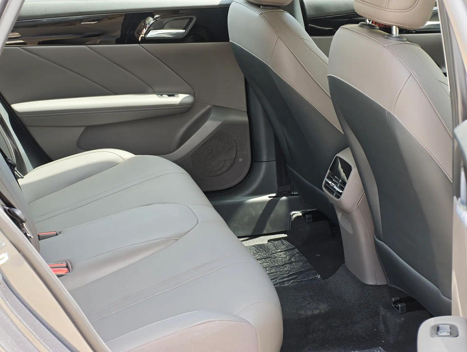 Roewe i6 2026 Model 1.5L Changjiu Edition — миниатюра 17