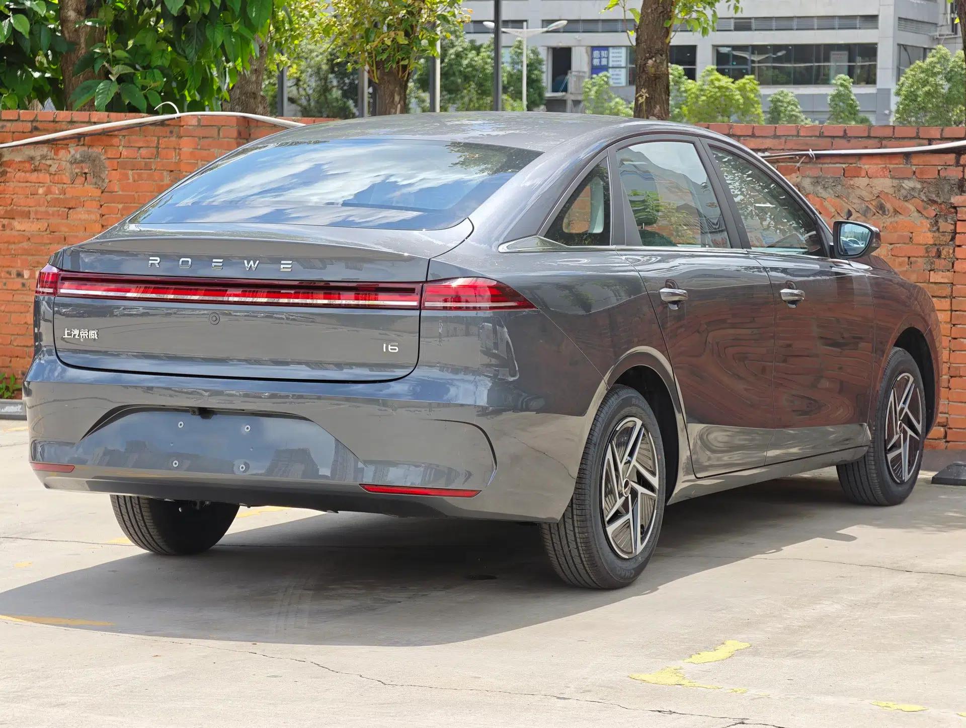 Roewe i6 2026 Model 1.5L Changjiu Edition — миниатюра 8