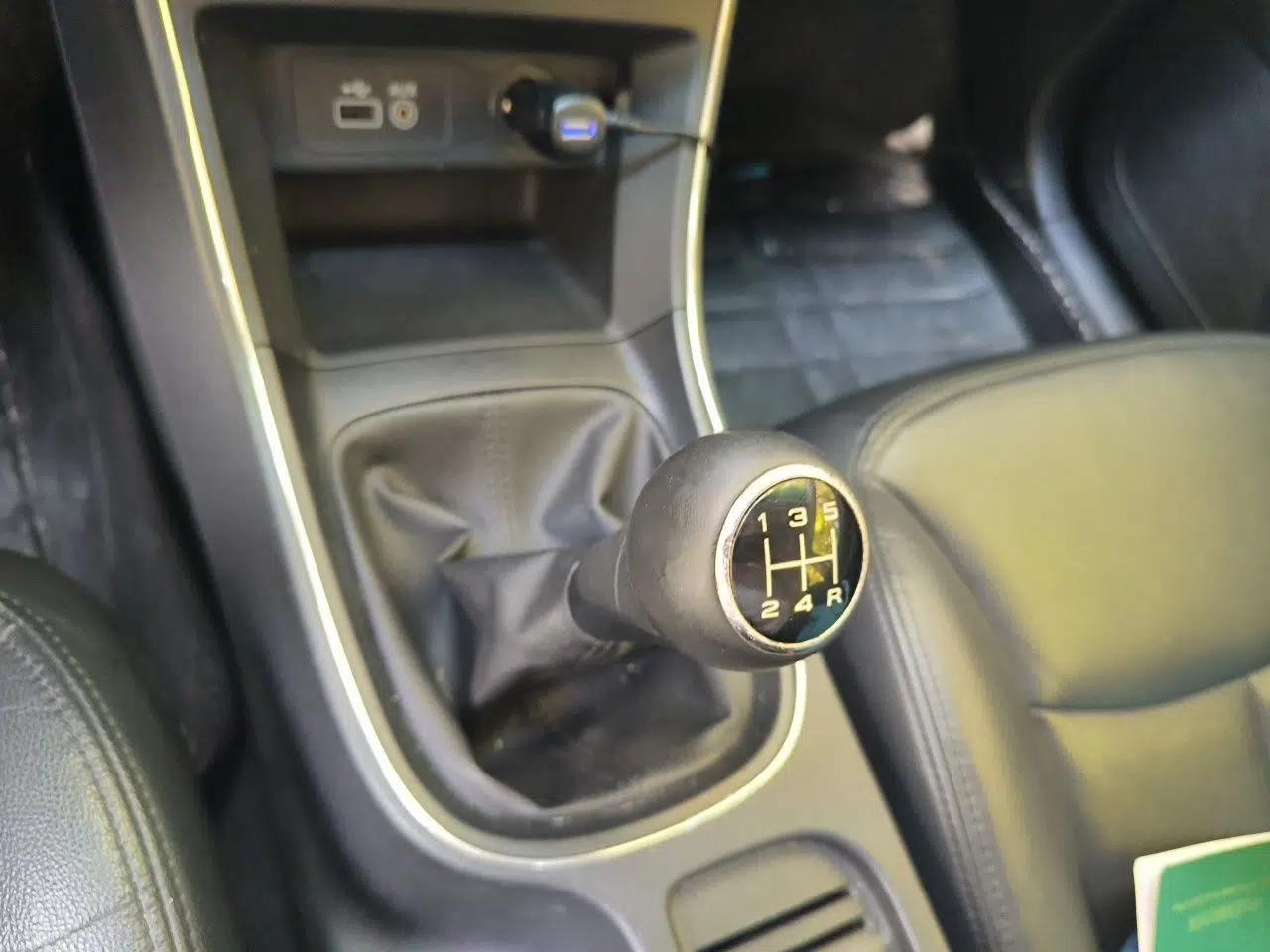 Roewe 360 2015 1.5L Manual Luxury Edition — миниатюра 14