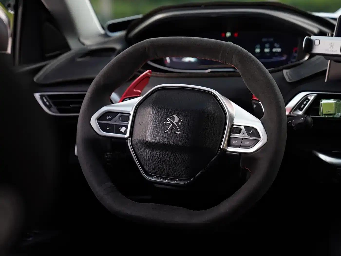 Peugeot 5008 2017 380THP 7-seater Luxury GT Edition — миниатюра 7