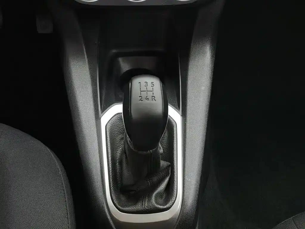 Peugeot 301 2014 1.6L Manual Comfort Edition — миниатюра 13