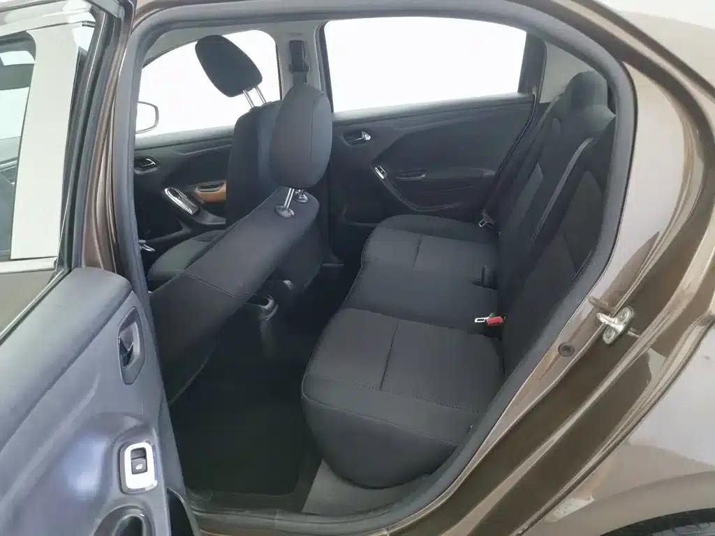Peugeot 301 2014 1.6L Manual Comfort Edition — миниатюра 15