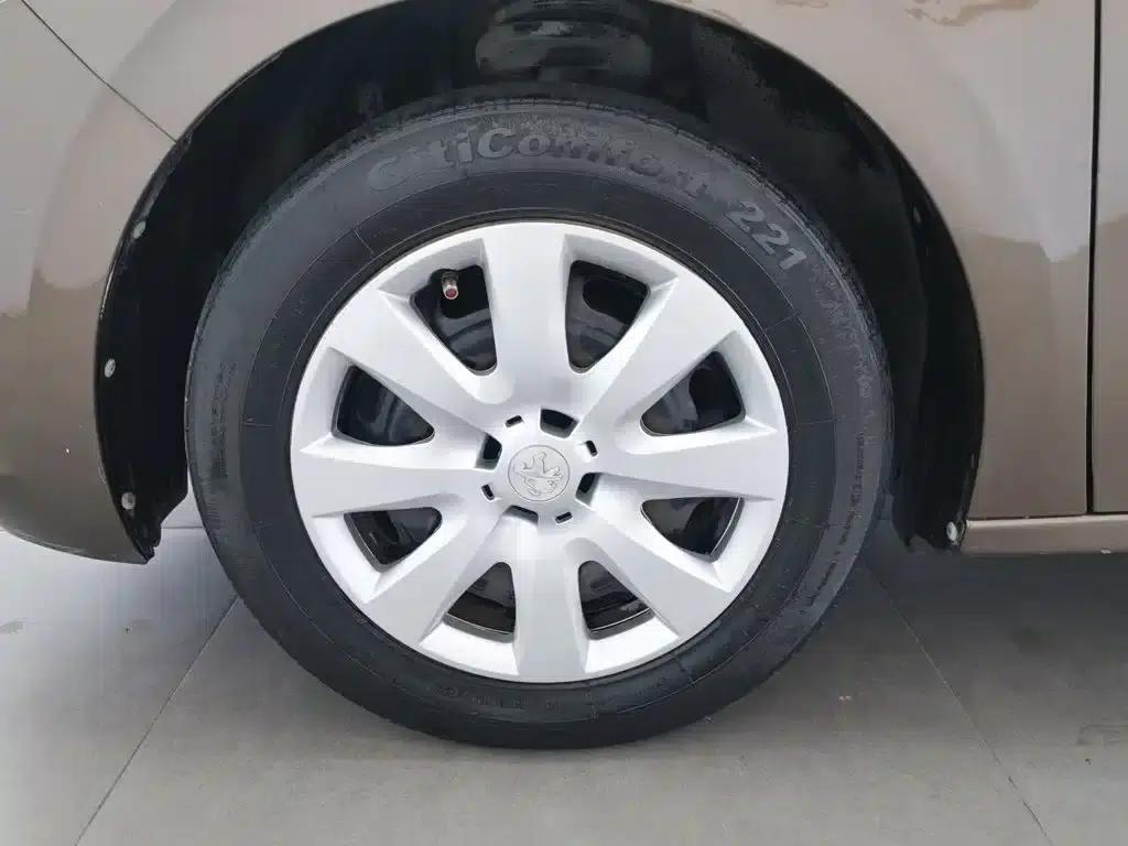 Peugeot 301 2014 1.6L Manual Comfort Edition — миниатюра 17