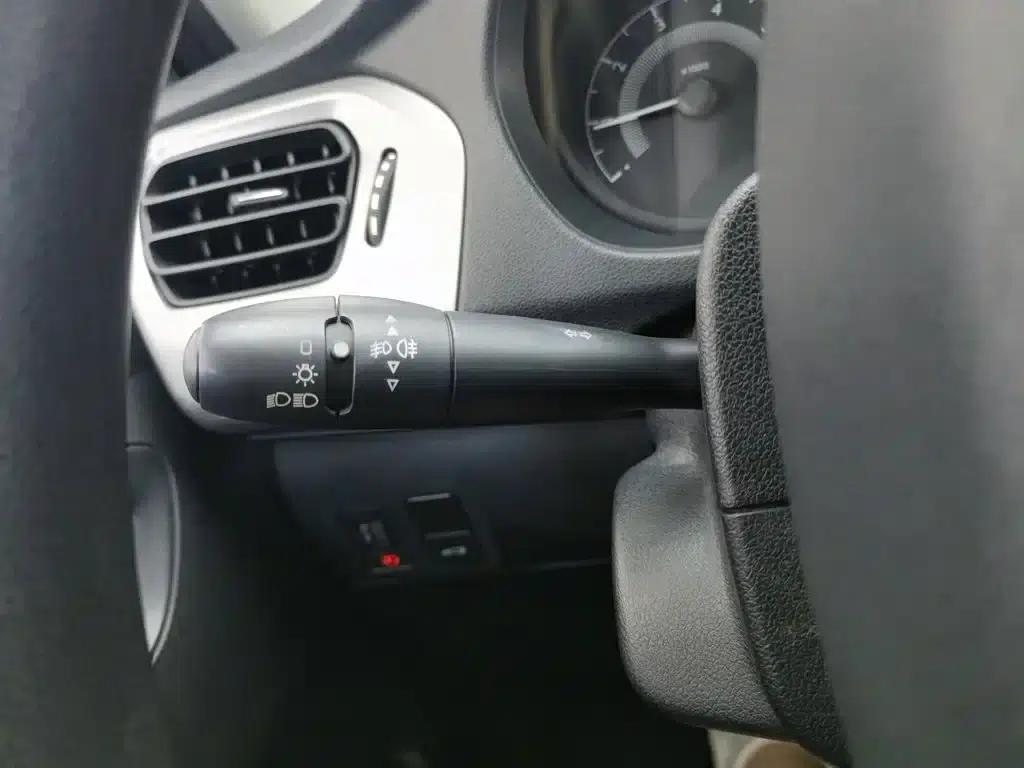 Peugeot 301 2014 1.6L Manual Comfort Edition — миниатюра 21