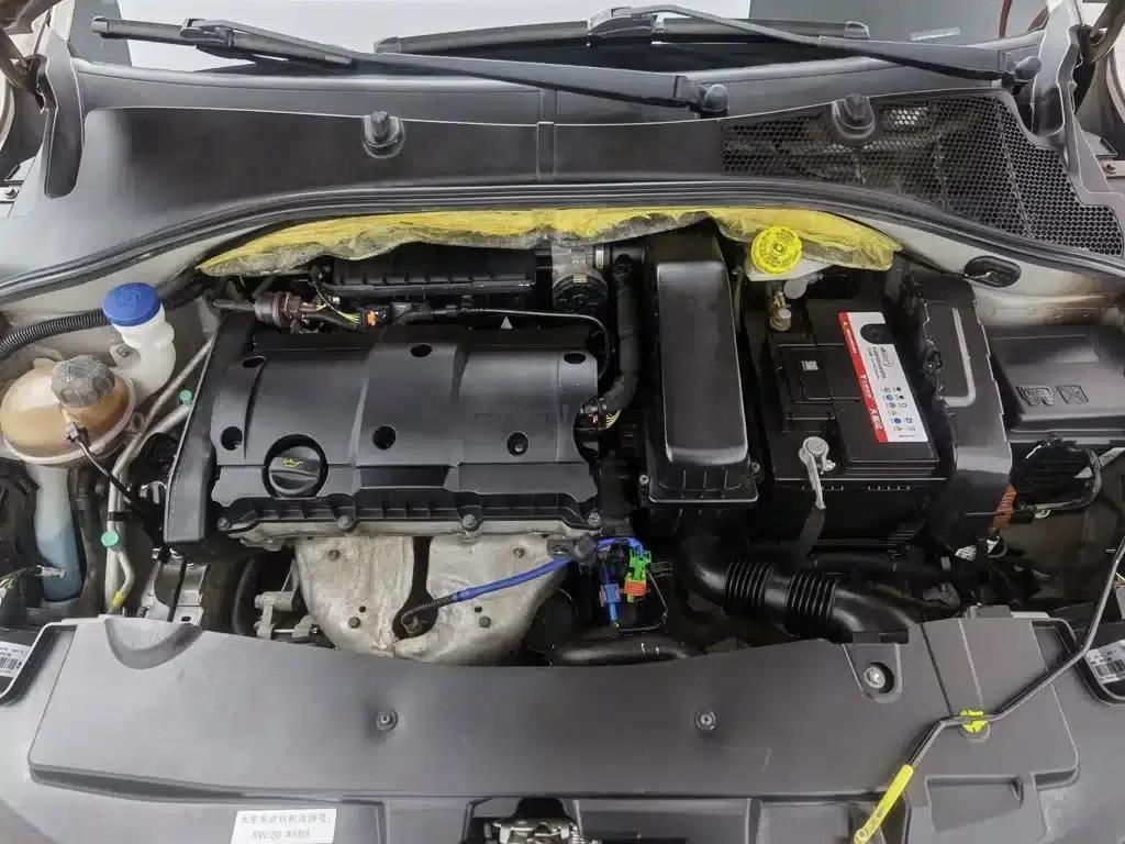 Peugeot 301 2014 1.6L Manual Comfort Edition — миниатюра 6