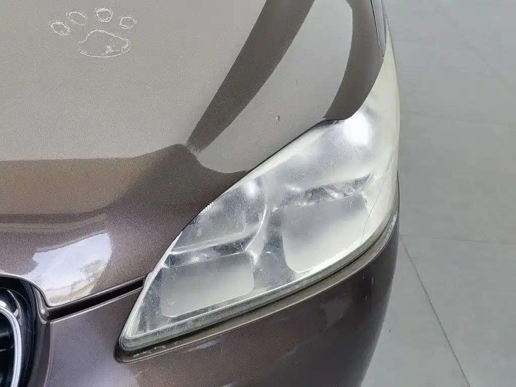 Peugeot 301 2014 1.6L Manual Comfort Edition — миниатюра 7