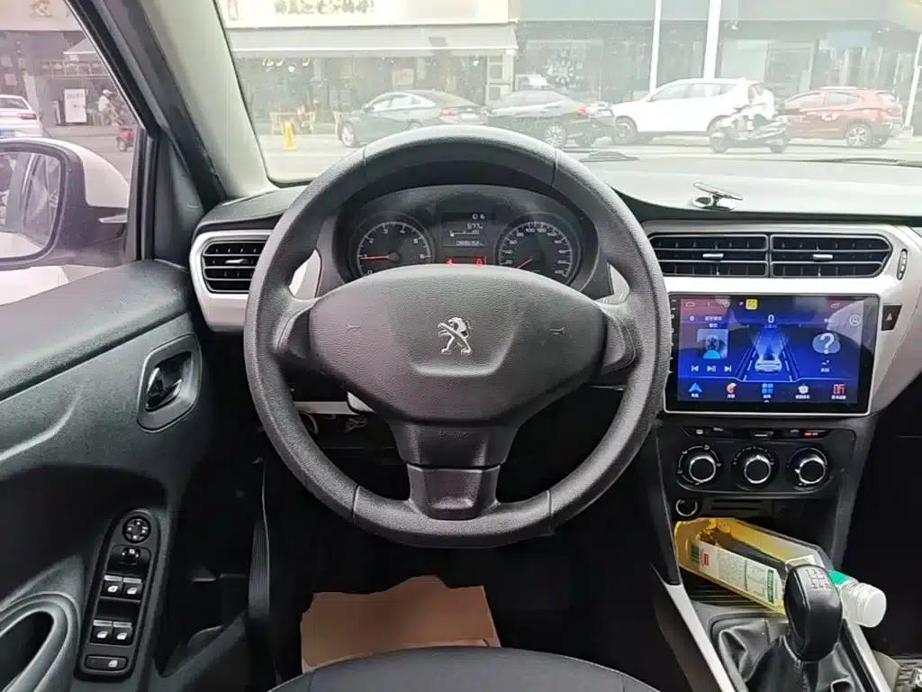 Peugeot 301 2018 1.6L Manual Comfort Edition — миниатюра 11