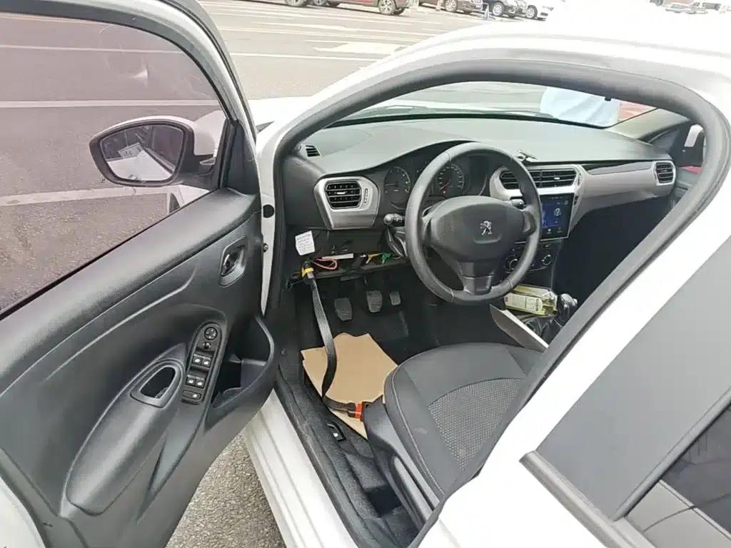 Peugeot 301 2018 1.6L Manual Comfort Edition — миниатюра 16