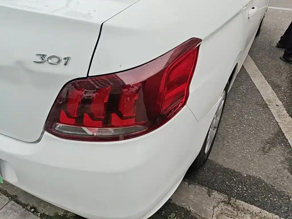 Peugeot 301 2018 1.6L Manual Comfort Edition — миниатюра 8