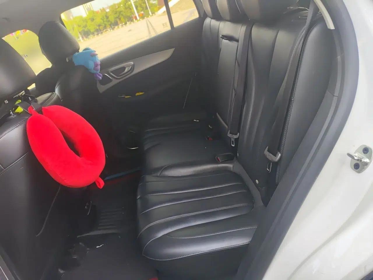 Roewe RX5 MAX 2019 300TGI Automatic Smart Cabin Luxury Edition — миниатюра 17