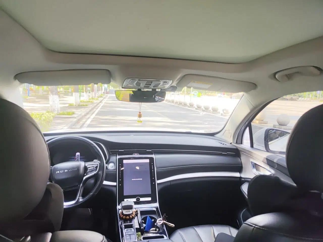 Roewe RX5 MAX 2019 300TGI Automatic Smart Cabin Luxury Edition — миниатюра 18