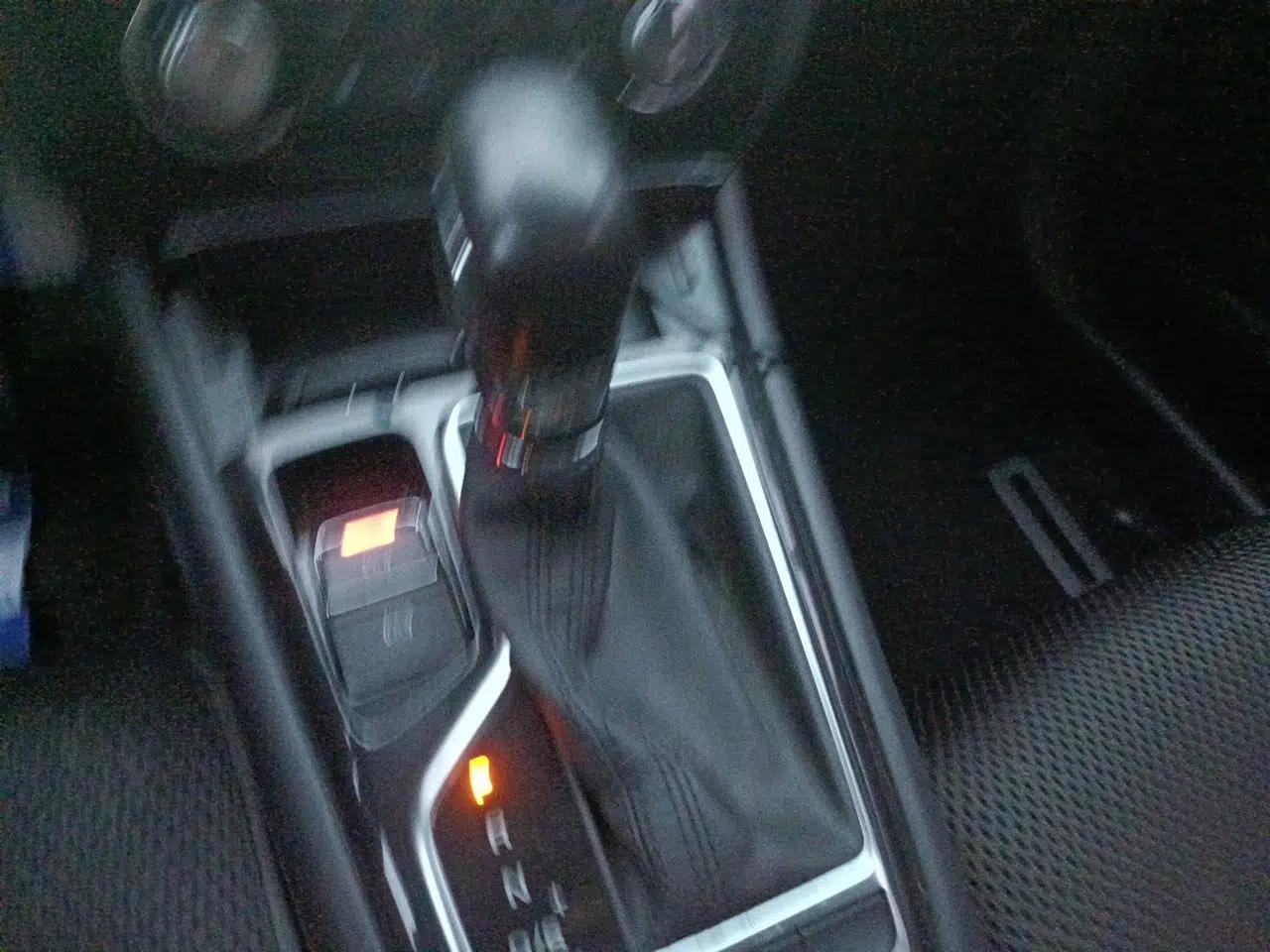 Roewe RX3 2018 1.6L CVT Internet Smart Edition — миниатюра 14