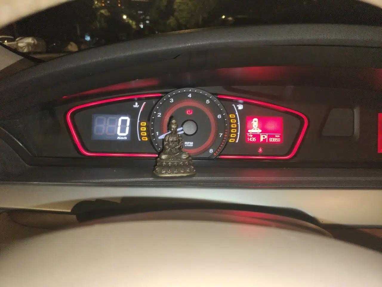 Roewe 550 2013 Classic Edition 550 1.8L Automatic Luxury Model — миниатюра 11