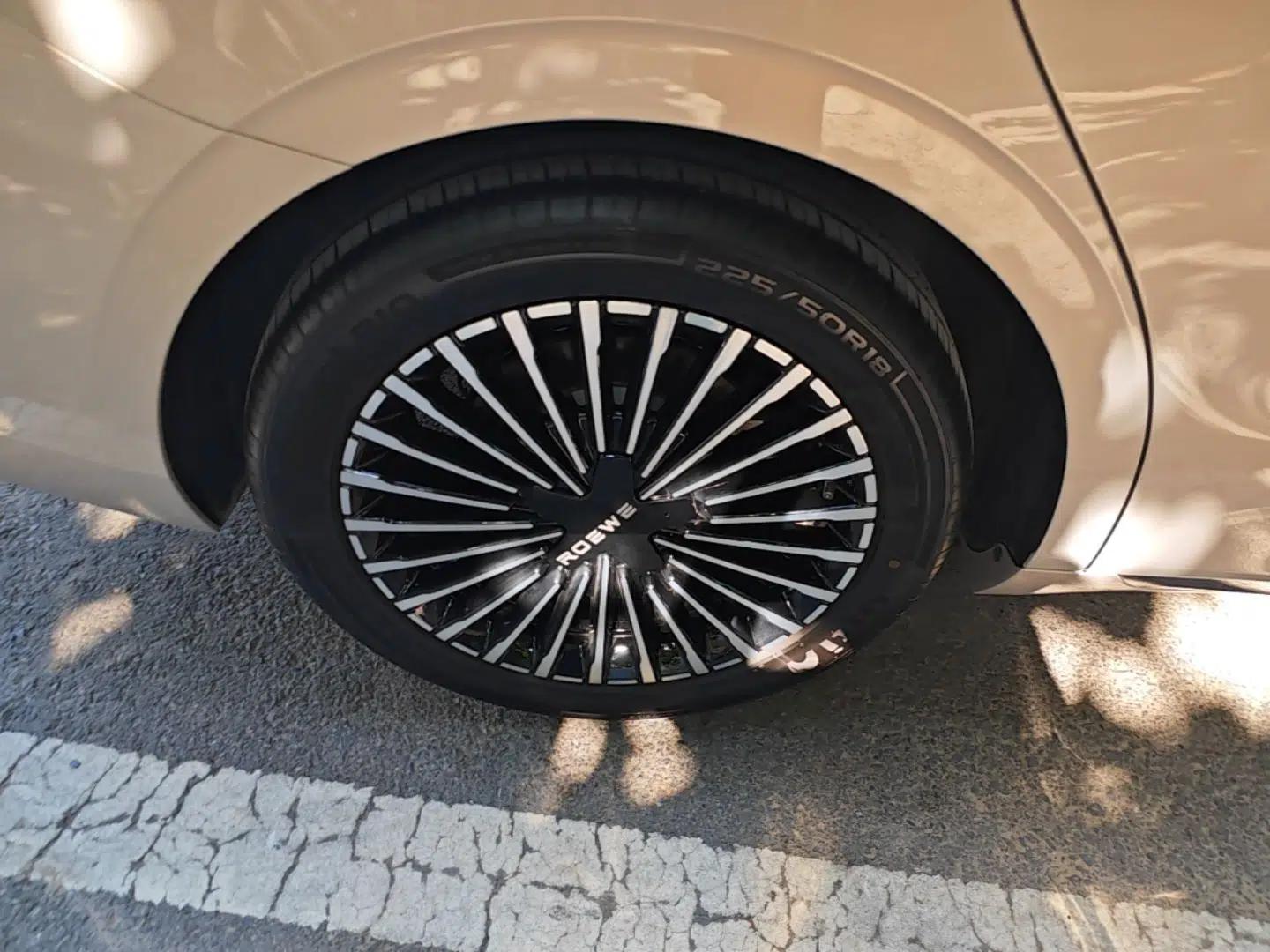 Roewe M7 DMH 2025 Model 160km Premium Version — миниатюра 11