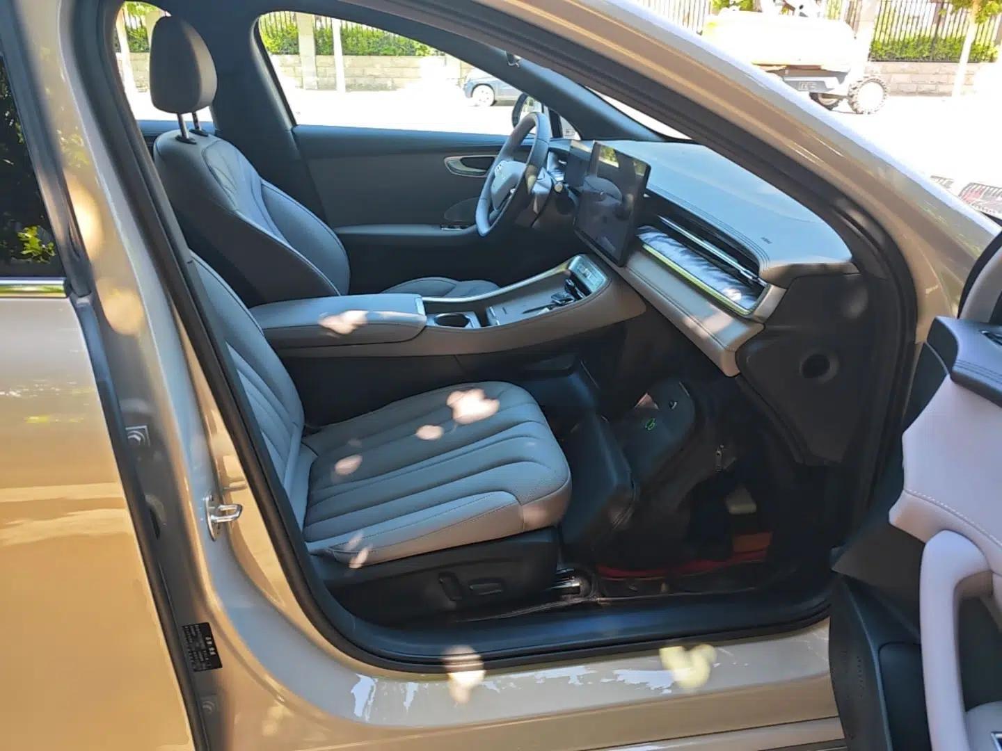 Roewe M7 DMH 2025 Model 160km Premium Version — миниатюра 19