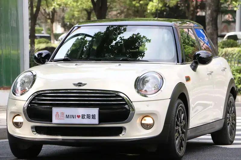 2016 MINI 1.5T COOPER 5-door version — миниатюра 1