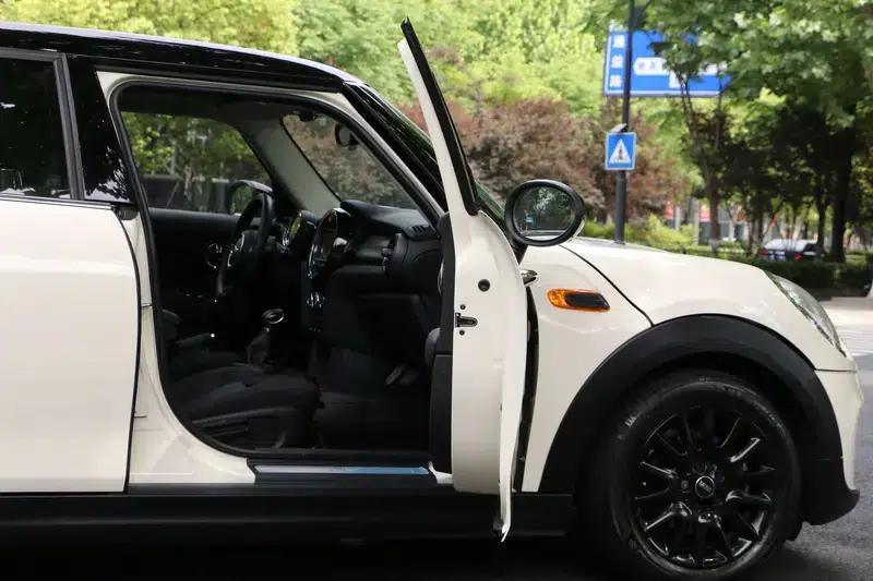 2016 MINI 1.5T COOPER 5-door version — миниатюра 13