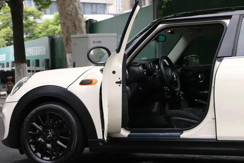 2016 MINI 1.5T COOPER 5-door version — миниатюра 14