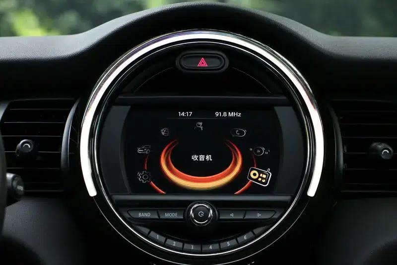 2016 MINI 1.5T COOPER 5-door version — миниатюра 24