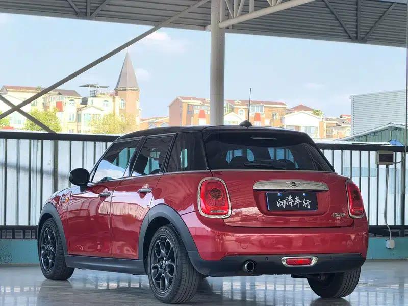 2016 MINI 1.5T COOPER 5-door version — миниатюра 4