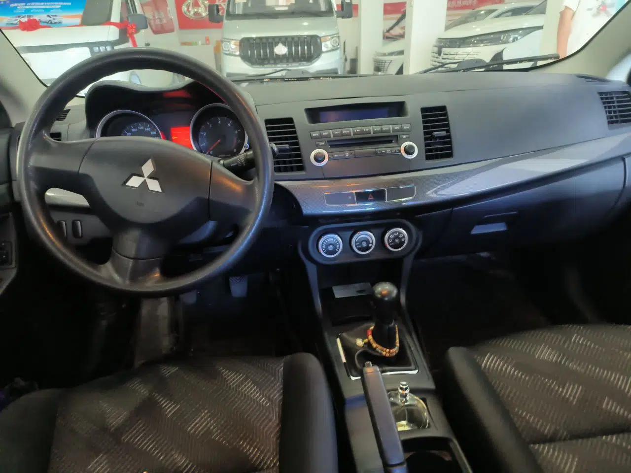 Mitsubishi Lancer EX 2013 Style Edition 1.6L Manual Classic Model — миниатюра 9