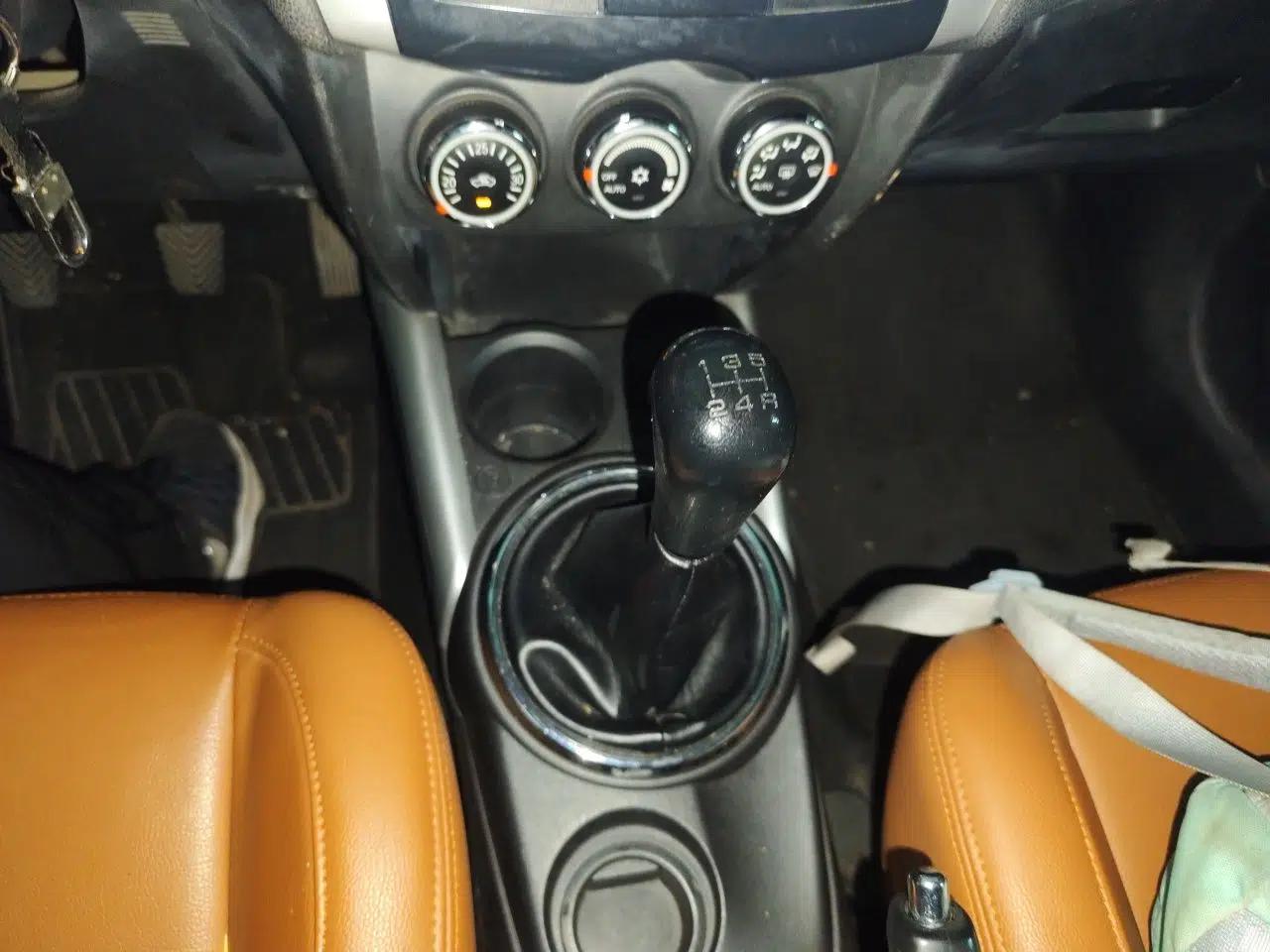 Mitsubishi ASX 2013 2.0L Manual Two-Wheel Drive Comfort Edition — миниатюра 14
